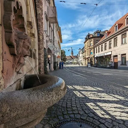 65Qm Altbaucharme Mit Zwei Balkonen Appartement Karlsruhe Buitenkant foto