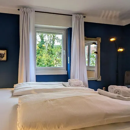 65Qm Altbaucharme Mit Zwei Balkonen Appartement Karlsruhe Buitenkant foto