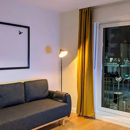 65Qm Altbaucharme Mit Zwei Balkonen Appartement Karlsruhe Buitenkant foto