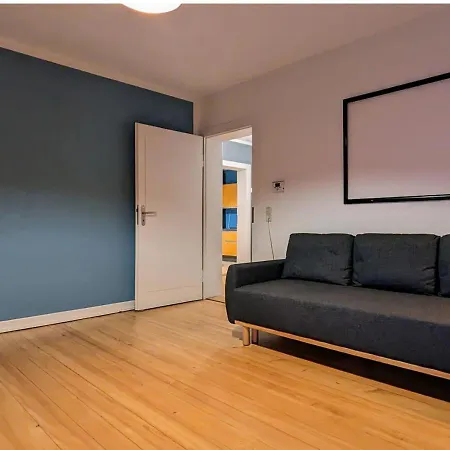 65Qm Altbaucharme Mit Zwei Balkonen Appartement Karlsruhe Buitenkant foto