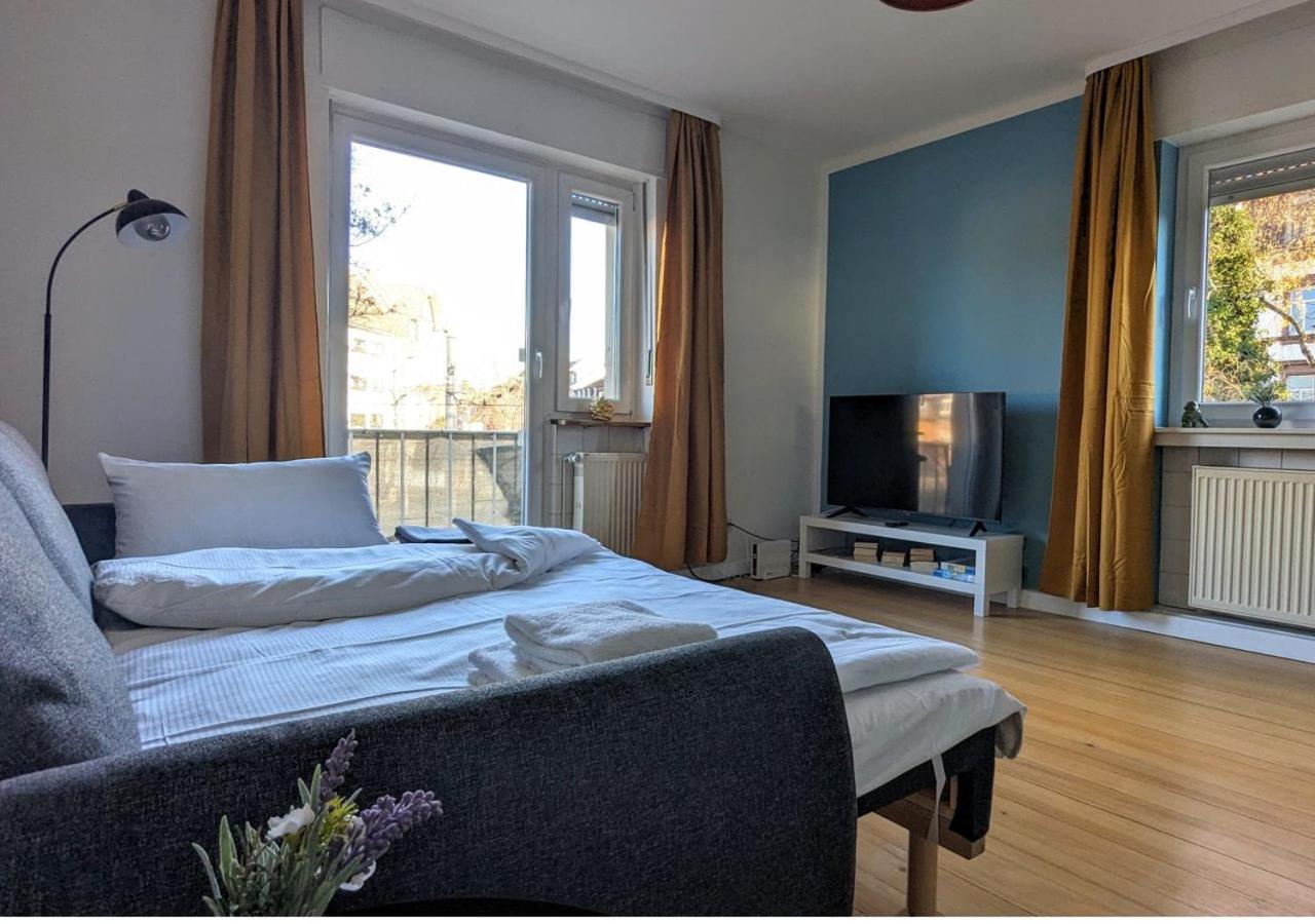 65qm Altbaucharme Mit Zwei Balkonen Apartment